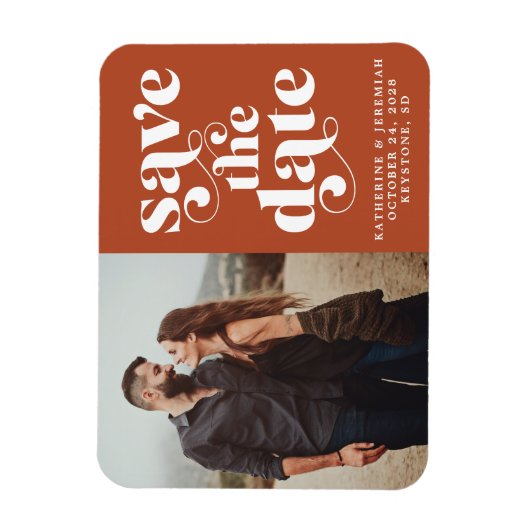 Moderne Typografie Terracotta-Foto Save the Date Magnet (Vertikal)