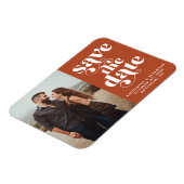 Moderne Typografie Terracotta-Foto Save the Date Magnet (Linke Seite)
