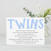 Moderne Typografie Twin Boys Baby Dusche Einladung (Stehend Vorderseite)