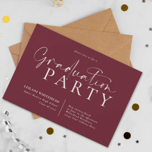 Moderne Typografy Graduation Party Burgundy Einladung