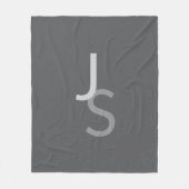 Moderne überlappende monogrammierte Initialen | Gr Fleecedecke (Vorderseite)