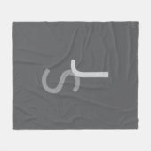 Moderne überlappende monogrammierte Initialen | Gr Fleecedecke (Vorderseite (Horizontal))