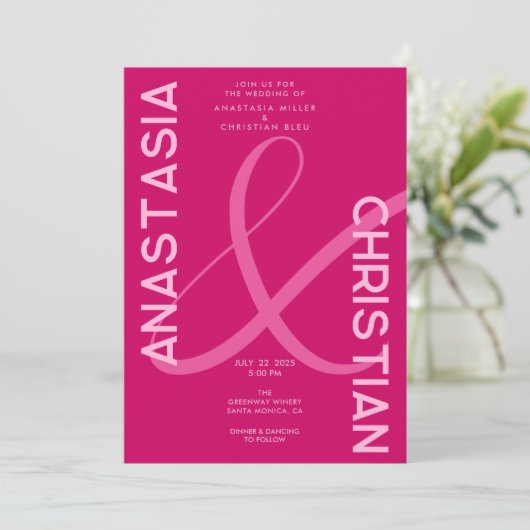 Moderne und kühne Magenta Wedding Einladung (Stehend Vorderseite)