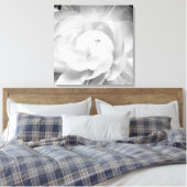 Moderne und minimale Blume in Schwarz und Weiß Leinwanddruck (Insitu (Schlafzimmer))