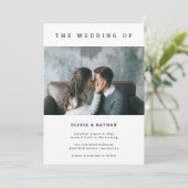 Moderne und minimale Marine| Hochzeit von zwei Fot Einladung (Stehend Vorderseite)