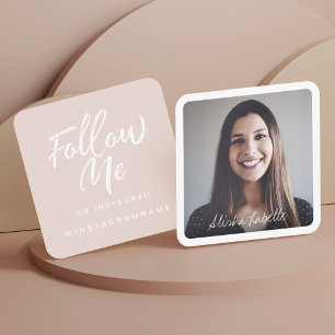 Moderne und minimale Social Media Folgen Sie mir F Quadratische Visitenkarte