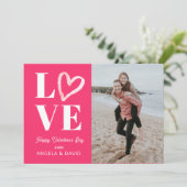 Moderne Valentinstag Paare Rosa Herz Feiertagskarte (Stehend Vorderseite)