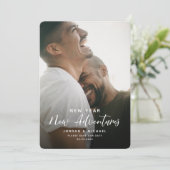 Moderne Verlobung des Neujahrs | Adventures Script Save The Date (Stehend Vorderseite)