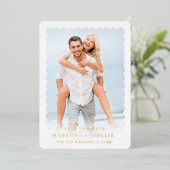 MODERNE Verlobung-Kalligraphie Folieneinladung (Stehend vorne)