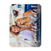 Moderne Verlobung Save the Date Foto Paar Magnet (Vertikal)