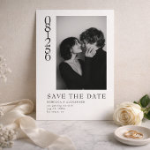 Moderne vertikale Datums-Editorial-Hochzeitsfoto Save The Date