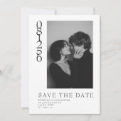 Moderne vertikale Datums-Editorial-Hochzeitsfoto Save The Date (Vorderseite)
