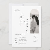 Moderne vertikale Typografie-Hochzeitsvorlage. Einladung (Vorderseite)