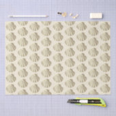 Moderne Vintage Beige-Braun-Muscheln auf Creme Seidenpapier (Handwerk)