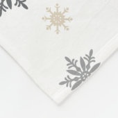 Moderne Vintage Winterschneeflocken Fleecedecke (Ecke)