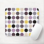 Moderne violette gelbe Punkte Muster Monogramm Mousepad (Mit Mouse)