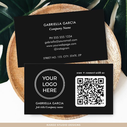 Moderne Visitenkarte mit schwarzem QR-Code-Logo