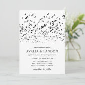Moderne Vögel einer feather Black and White Weddin Einladung (Stehend Vorderseite)