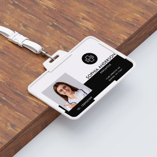 Moderne Vorlage Mitarbeiter Foto Logo Name Kranken Ausweis