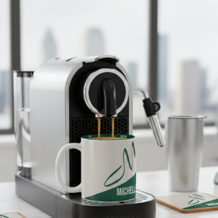Moderne Waldgrün- und Creme-Signatur-Monogramm Zweifarbige Tasse