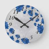 Moderne Wall-Uhr, blaue Blätter auf Beton Textur Runde Wanduhr (Vorderseite)