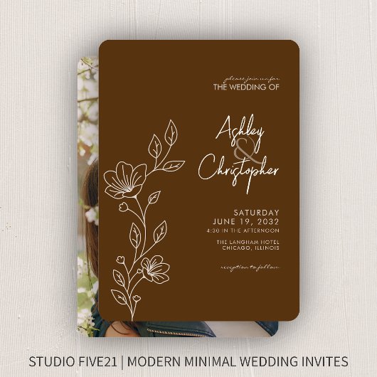 Moderne Walnut Brown Foliage Kontur Foto Hochzeit Einladung