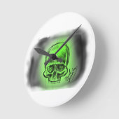 Moderne Wanduhr mit Totenkopf Motiv (Winkel)