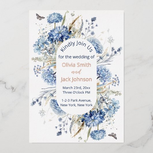 Moderne Wasserfarben Blaue Wildblumen Hochzeit Folieneinladung (Vorderseite)