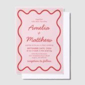 Moderne Wavy Pink und Red Retro Squiggle Wedding Pergament Einladungen (Versetzt)