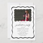 Moderne Wavy Script Foto Graduation Party Einladung (Rückseite)
