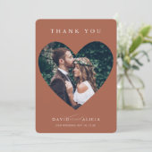 MODERNE WEDING Pärchen Foto Herzrahmen Öko braun Einladung (Stehend Vorderseite)
