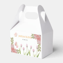 Moderne, weiche rosa Blüten und Schmetterlinge Som