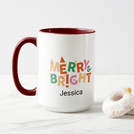 Moderne Weihnachten frohe und helle Farben Name Tasse (Mit Donut)