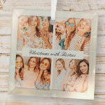 Moderne Weihnachten mit Besties 4 Foto Urlaub Ornament Aus Glas<br><div class="desc">Design besteht aus moderner,  schicker Typografie mit Skript-Schriftart. Fügen Sie ein benutzerdefiniertes 4 Foto Ihrer beste Freundin oder Ihrer besten Freunde hinzu.</div>