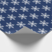 Moderne Weihnachts-Navy-Blau- und Weißschneeflocke Geschenkpapier (Ecke)