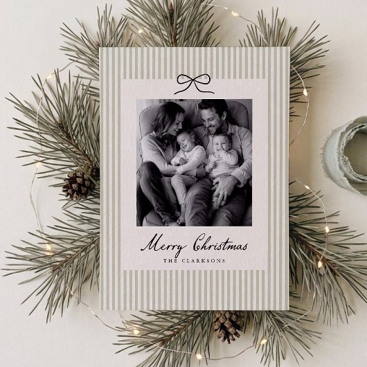 Moderne Weihnachtskarte mit Salbeigrün gestreift u Einladung