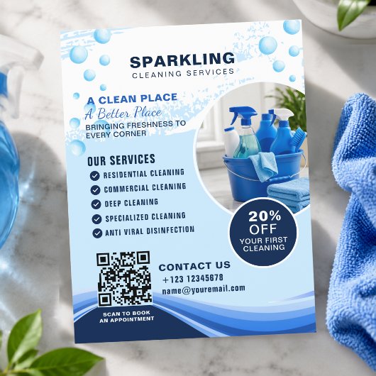 Moderne weiße blaue professionelle Reinigungsdiens Flyer