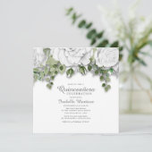 Moderne weiße Blume Grüne Blätter Quinceañera Einladung (Stehend Vorderseite)