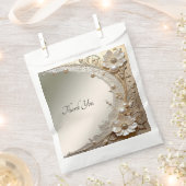 Moderne weiße Blumen Perlen Geschenktüte Geschenktütchen (Ausgeschnitten)