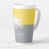 Moderne weiße Blüte Personalisiert in Colorblock Milchtasse (Rechte Ecke)