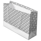 Moderne weiße gepolsterte Punkte auf hellgrauem Un Große Geschenktüte (Vorderseite Schrägansicht)