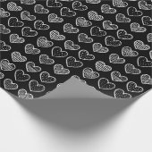 Moderne, weiße Herzen am schwarzen glücklichen Val Geschenkpapier (Ecke)