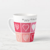 Moderne weiße Herzen Rot und Rosa Farben Valentine Milchtasse (Linke Ecke)