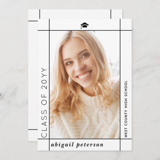 Moderne weiße Klasse 2025 Abschluss Foto Ankündigung (Vorne/Hinten)