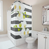 Moderne weiße Orchideen und dicke, weiße Streifen Duschvorhang (Beispiel)