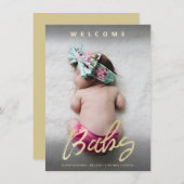 Moderne Welcome Baby Gold Script Full Foto Card Einladung (Vorne/Hinten)