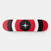 Moderne Wellen in schwarz, rot und weiß Skateboard (Horizontal)