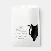 Moderne whimsical Black Cat Wedding Geschenktütchen (Vorderseite)