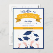 Moderne Whimsical Hats Off Abschluss Ankündigung Postkarte (Vorne/Hinten)