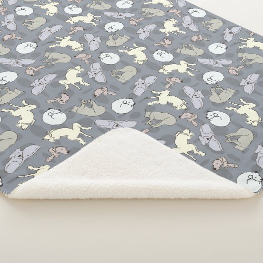 Moderne Whimsical Sleeping Hunde Vanilla Club Sherpadecke (3/4)